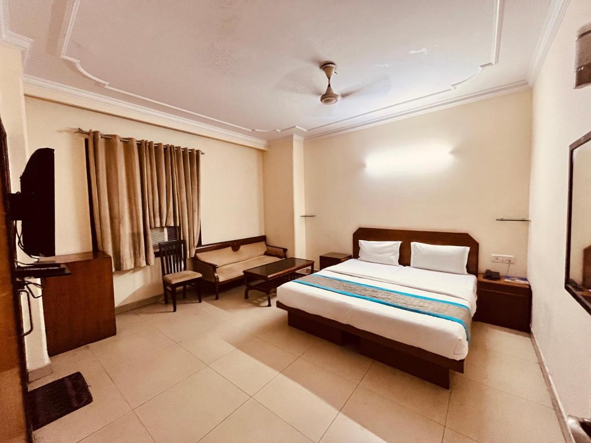 Ashoka Hotel Karol Bagh Delhi Neu-Delhi Exterior foto