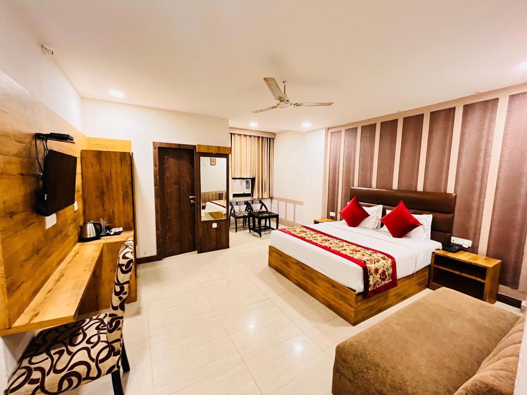 Ashoka Hotel Karol Bagh Delhi Neu-Delhi Exterior foto