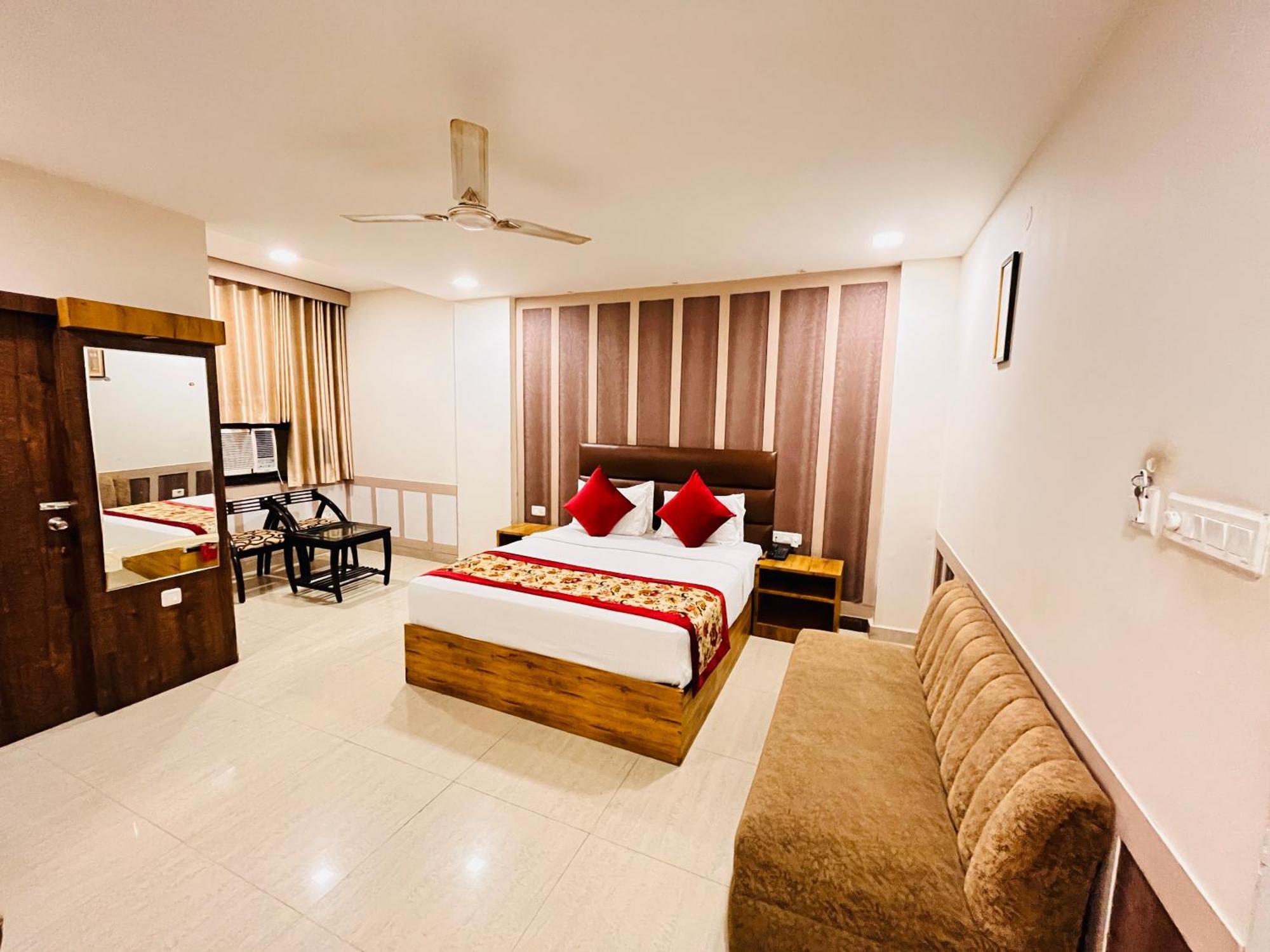 Ashoka Hotel Karol Bagh Delhi Neu-Delhi Exterior foto