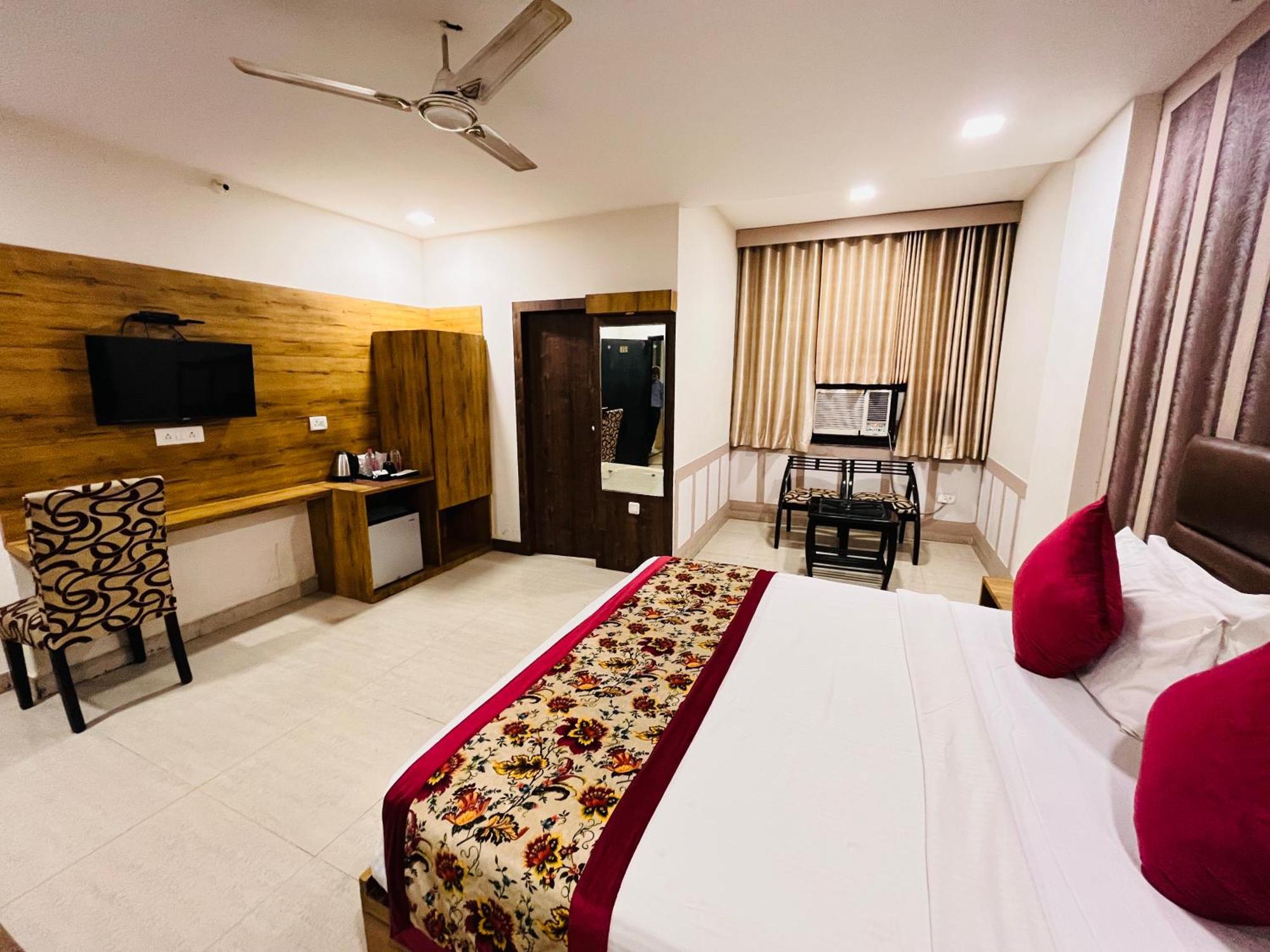 Ashoka Hotel Karol Bagh Delhi Neu-Delhi Exterior foto