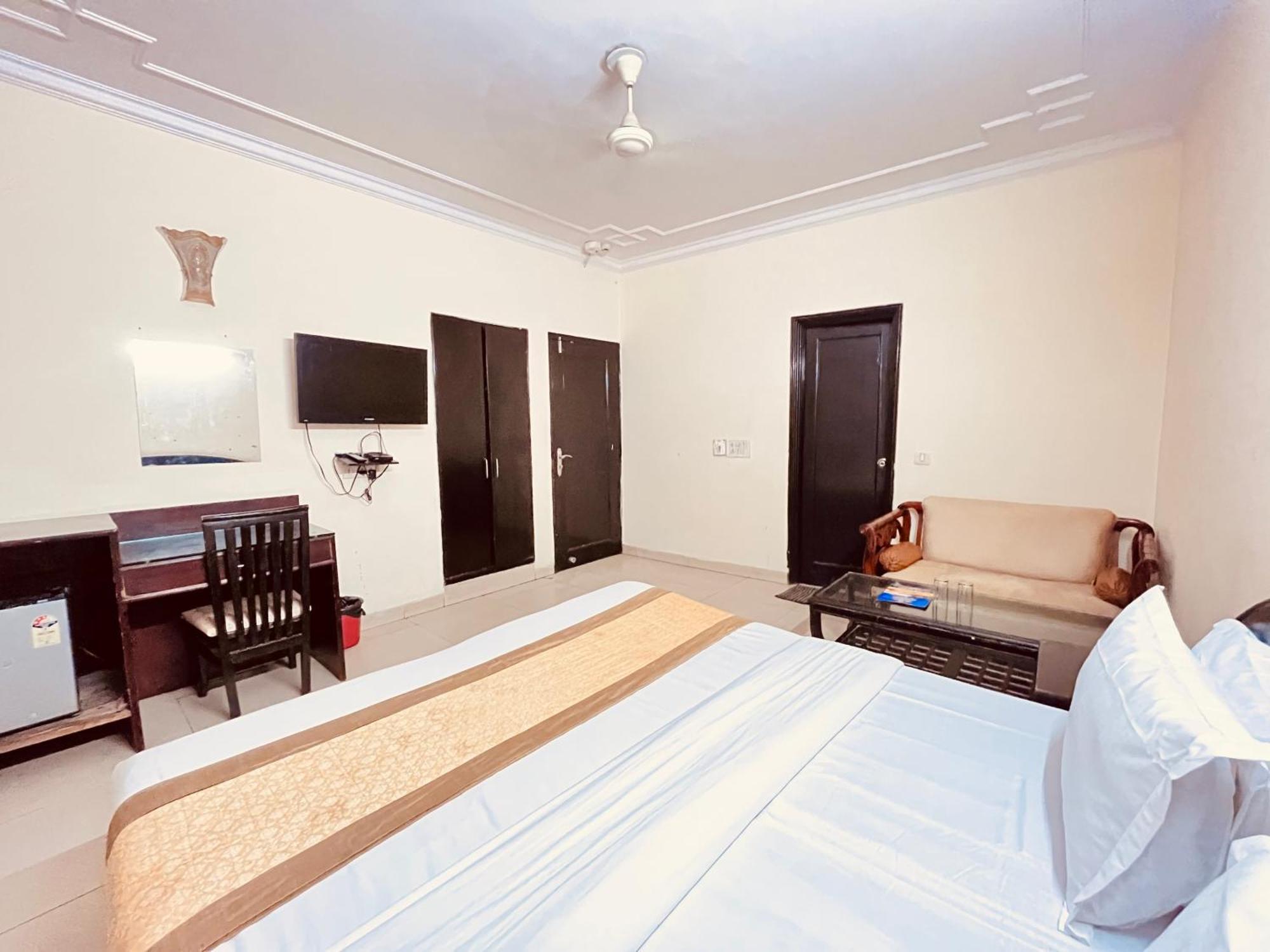 Ashoka Hotel Karol Bagh Delhi Neu-Delhi Exterior foto
