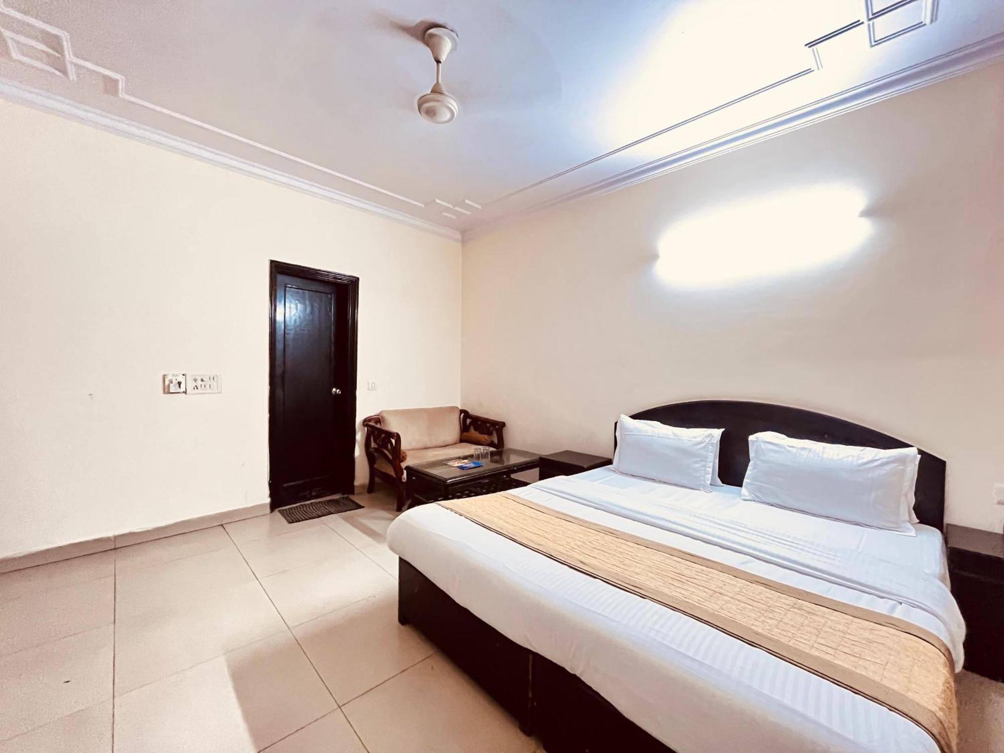 Ashoka Hotel Karol Bagh Delhi Neu-Delhi Exterior foto